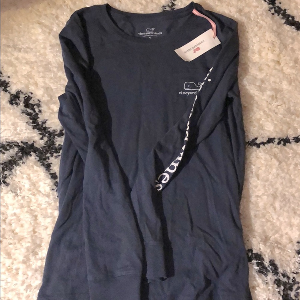 long sleeve women’s vineyard vine tee shirt